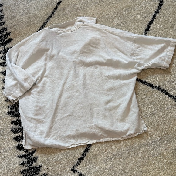 Me To We Linen Button-Up Top - Picture 2 of 3